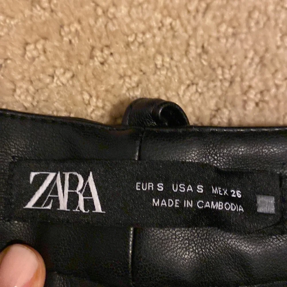 Zara faux leather culotte - Picture 4 of 4
